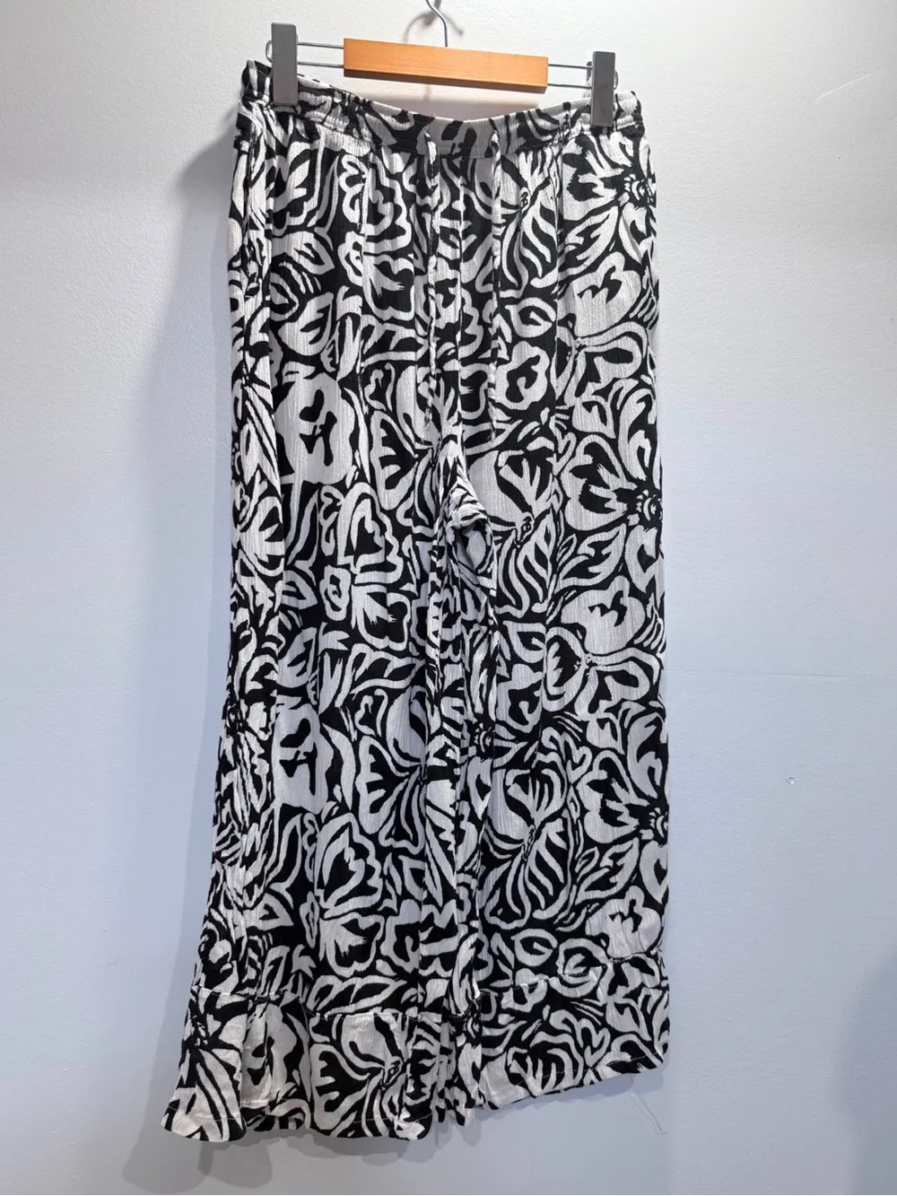 Lefties Black & White Abstract Print Wide Leg Ankle Pants Size L - Picture 4 of 6